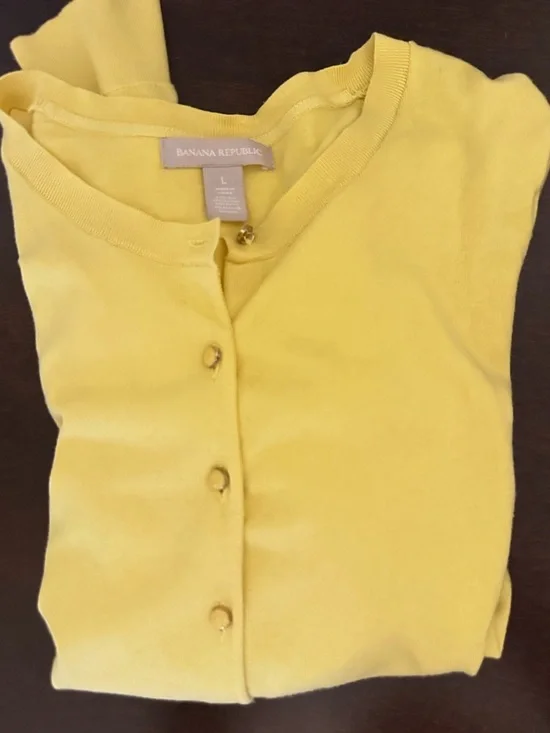 Banana Republic Vintage Yellow Button Cardigan Sweater - woman’s Large - Picture 4 of 7